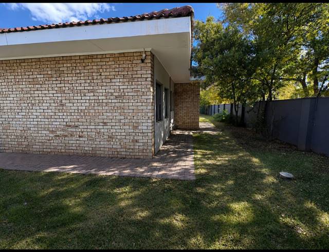 3 BEDROOM APARTMENT FOR SALE IN ARCON PARK